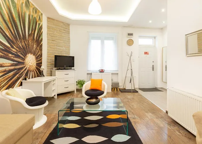 K13 Klauzal Apartament *
